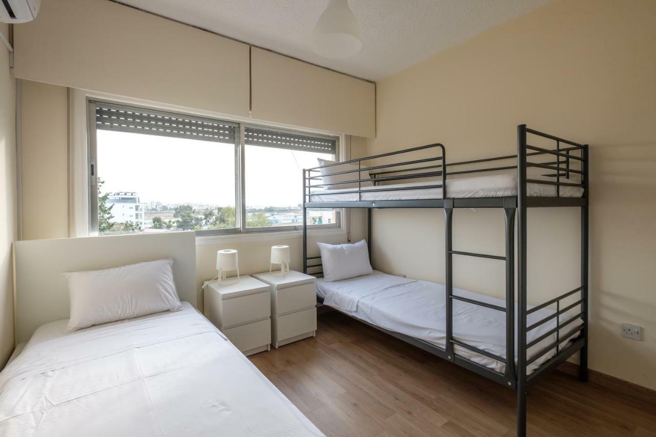 Spacious 2Bdr @ Mackenzie ラルナカ エクステリア 写真